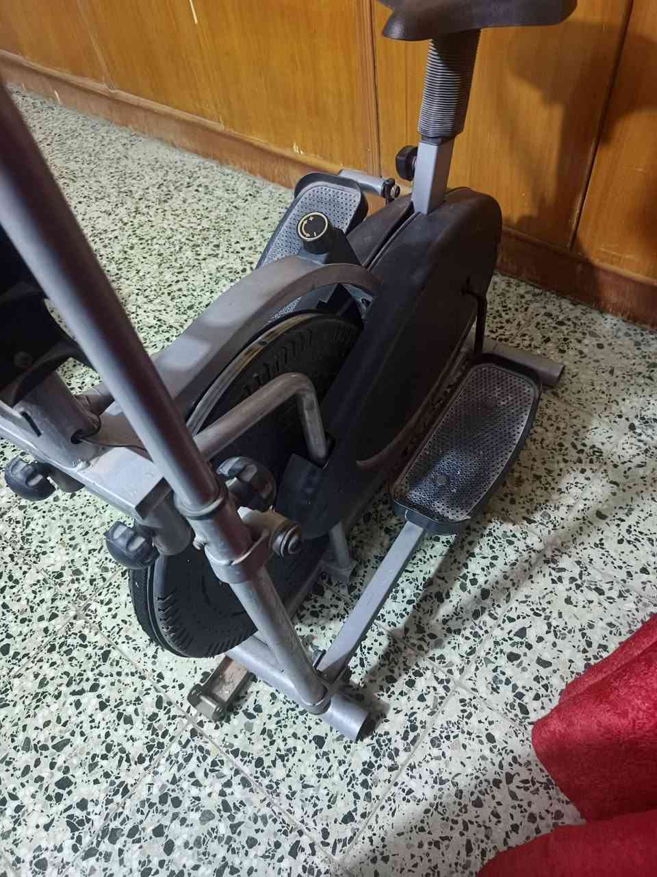 السلام عليكم مرخصه الادمت
عندي بايسكل للبيع مكاني بياع حي المعالف 
سعره ٥٠ قفل  *********** وشكرا

