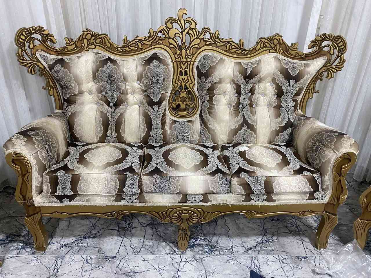 بةناوى خواى گةورةوميهرةبان
ئةم قةنةفةكلاسيكانةبو فروشتن
١٠ نةفةرية
نرخى ٣٥٠ هةزارو معامةلة
***********
