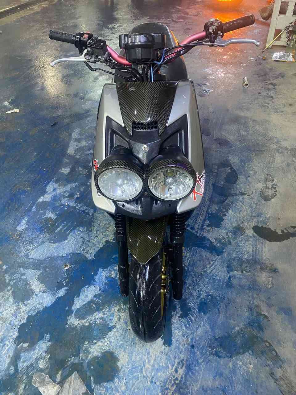 سكنس جبلي للبيع او مراوس سعرها مليون
دراجة بيها خمدة بالمشي غير هاذا شي اكفلها
بيها مكينه رياضيه من الخارج ما معروفه 
***********
