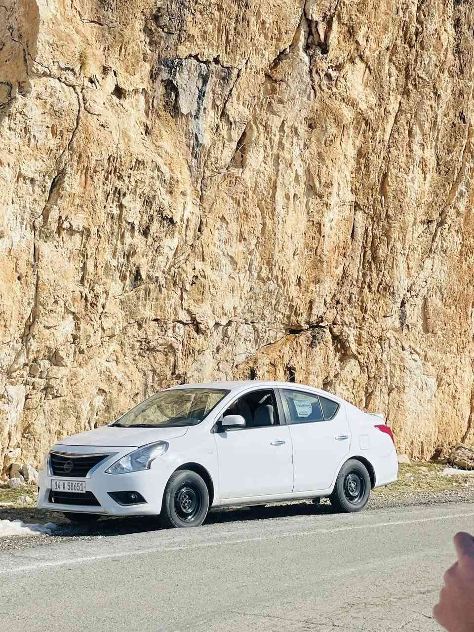 نيسان سني هندي البليتة الزرقة 2019
السيارة نظيفة جداً استخدام شخصي ابد مامشتغلة تكسي 

على ايدي من حالة الزيرو لليوم السيارة بأسمي شرط التحويل رجاءً 

مكان السيارة بصرة

كلشي شغال بيها ماكو اي نقص مال جناي 

تبريد ثلج 

تدفئة 

تحكم مقود جهة وحدة 

شاشة تدعم كاربلي 

تحويرة اطار دكتات تبريد حديث وشاشة جديد

كشافات زنون + سكن زنون 

تحكم مرايات جانبية 

كامرة خلفية 

سستم سماعات كامل 4 ابواب اصلي 

تكية يد حديثه متوفر بيها منافذ شحن 

منفذ شحن وجداحة 

طخم تايرات جديد 

باتري جديد 

ادامة محرك كاملة مابيها كل نقص 

دهن محرك اصلي نيسان 

ادامة دهن كير متواصلة مع فلاتر 

حساسات خلفية

دوشمة كشنات قماش اصلية 

سبير نضيف مع جك 

المسجل + الاطار القديم للدشبول موجود

حدادة كاملة كلها جديدة ودبلات خلفي جديدة 

السيارة ناعمة ومرتبة مال بيت ماشية 165 الف سبب المشي اسافر بيها هواي 

سنوية جديدة وهزة جديدة بأسمي السيارة شرط التحويل 

بيها ضربة بالصندوق راجعة بارد بدون صبغ وحار وشبر واحد بارد بالباب الخلفي فقط السونار موجود 

السعر 110$ 

للتواصل ***********
