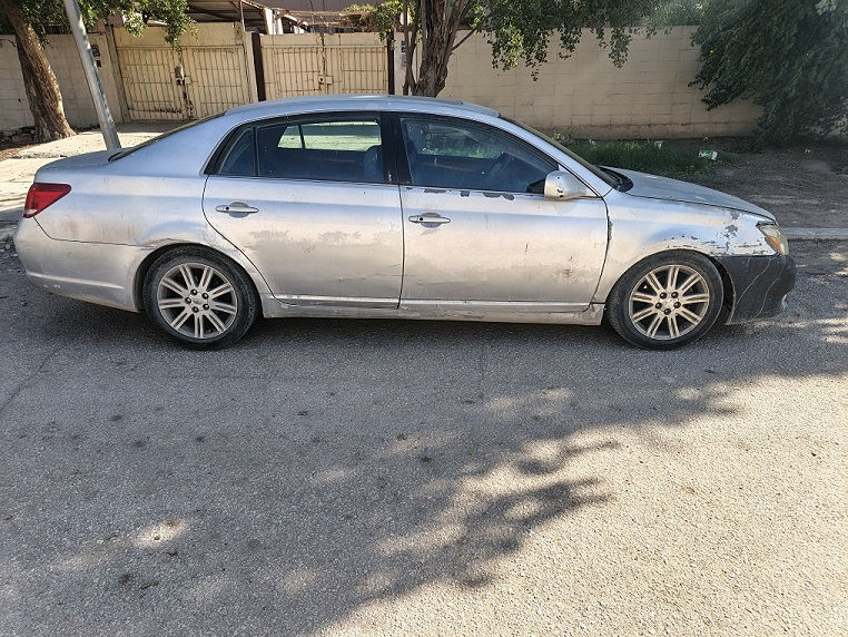 السلام عليكم ... افالون 2006 ليمتد وارد امريكي سعر مناسب جدا الصور كما هي دون تلميع للسيارة يعني تصويرها على حالها ... بترابها ...  اكتب سعر او تم يوصلك السعر على الخاص او اتصل واتساب ***********
