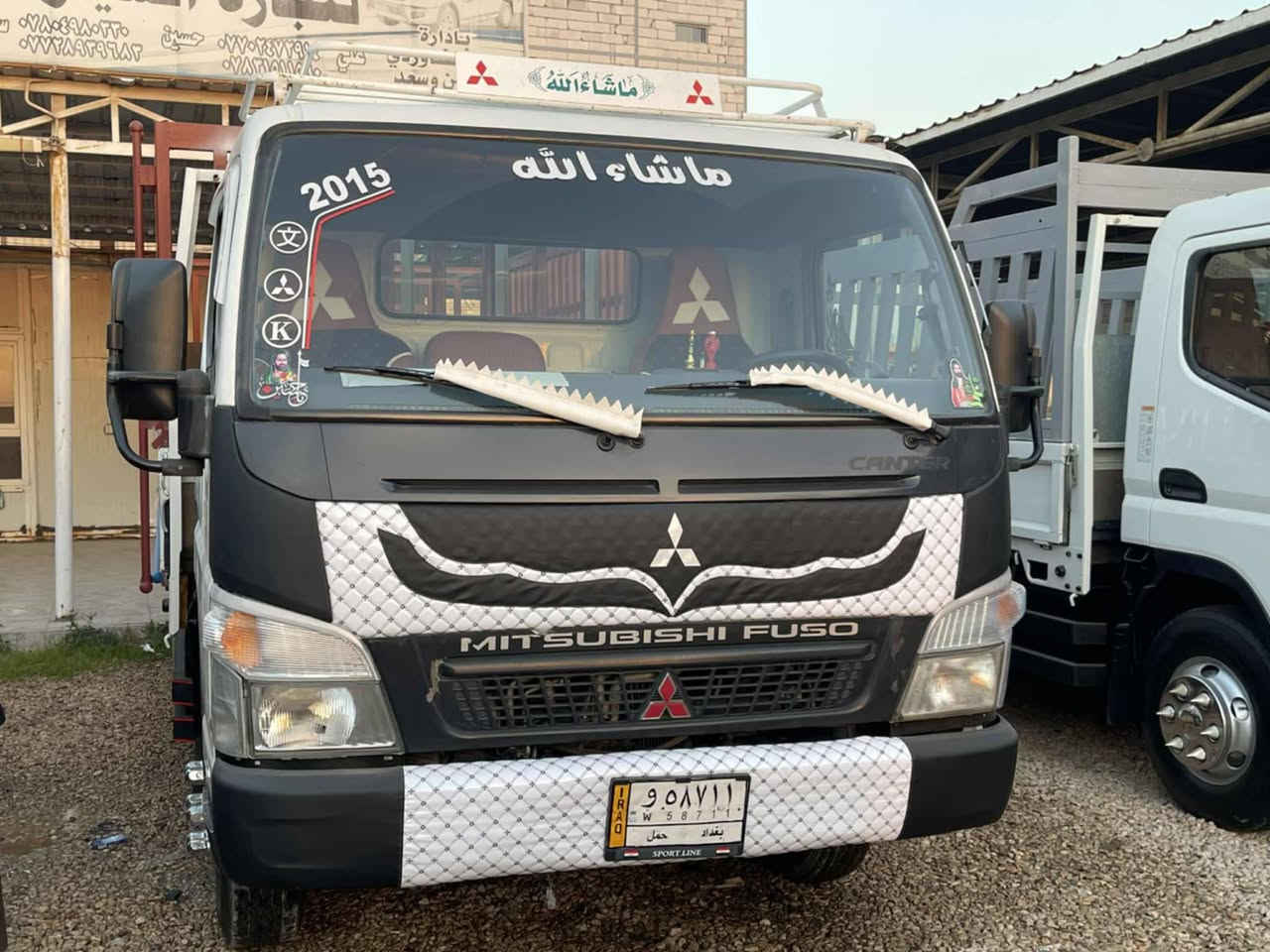 سلام عليكم 
كنتر للبيع موديل 2015كويتي 
سياره مكفولة كفاله عامه من ضربة وصبغ 
محرك وكير اكسن مكفولات درجة اولى 
سياره دوشمه وحداديه وتخم تاير مكفولات 
تحويره 17ونص سيارة جاهزه ما بيه برغي رقم بغداد 
العنوان:بابل: القاسم 
رقم الهاتف:***********_***********
