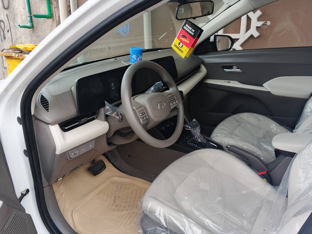 هيونداي اكسنت
(( خليجي اصل ))
موديل 2025 
ماشيه قليل 
كفاله عامه 
حره رقم اربيل الدولي 
بأسم شركة 

❗️أهم المواصفات للسيارة 

🔅فتحة سقف
🔅سويج ريمونت كونترول 
🔅شاشة اصلية ابل كار بلي
🔅كاميرا اصلية +حساسات
🔅عداد سرعة ديجتل
🔅قطعتين تبريد
🔅مري كهرباء+اشاير بالمري
🔅فول تحكم ستيرن
🔅مثبت سرعة Cruise control
🔅نظام مانع الانزلاق
🔅ايرباك عدد2
🔅لون الداخل ابيض
🔅انارة الداخلية led
🔅وي كب حجم 16

🛑 مكان السياره البصره 

السعر 148 بيها مجال
***********
