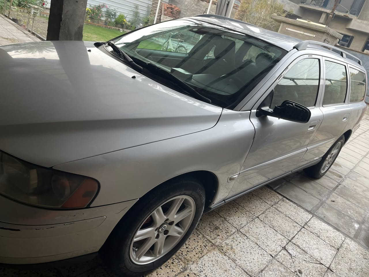 سلام عليكم فولفو v70 2005 البيع السعر. 65الاستفسار ***********
