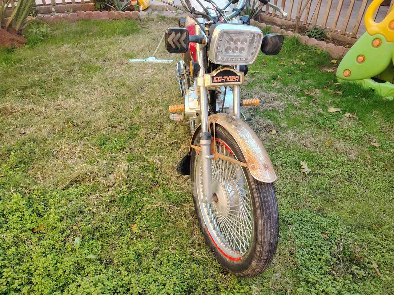 السلام عليكم دراجه تايكر بسعر ٣٠٠ وبيهة مجال مكان ديالى الحويش قرب مطعم سامان للأستفسار عل خاص او على الرقم ***********
