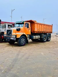 فالفو 82 مكفوله كفاله عامه سياره جديده تخم تاير رقم انكليزي سنويه مجدد...