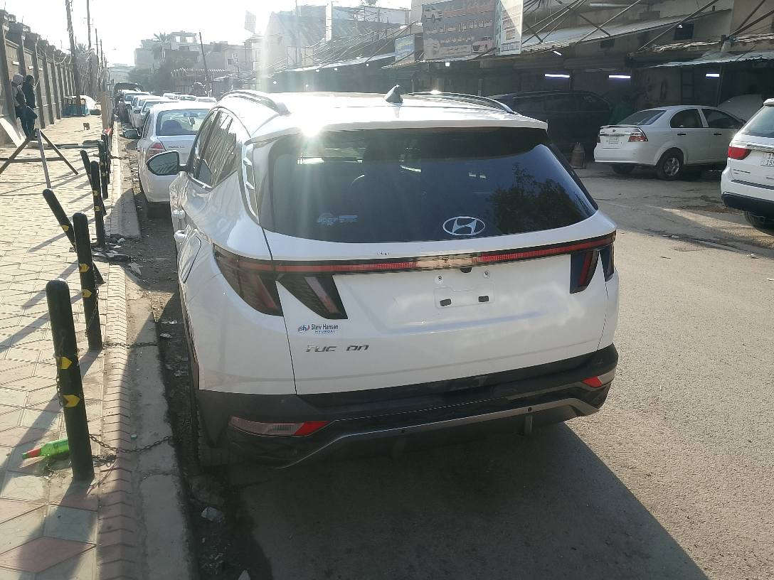 السلام عليكم توسان موديل 2023فول برستيج اعله فأه وارد امريكي شواصي كير محرك مكفوله صبغ بيها جزء تكمه ايسر من الخارج فقط والجاملغ الخلفي ومبدأ بيها اربع قطع بدون دواخل ماشيه 6800ميل للبيع او مراوس سعرها 17500وبيها مجال بسيط *********** بغداد, العراق
