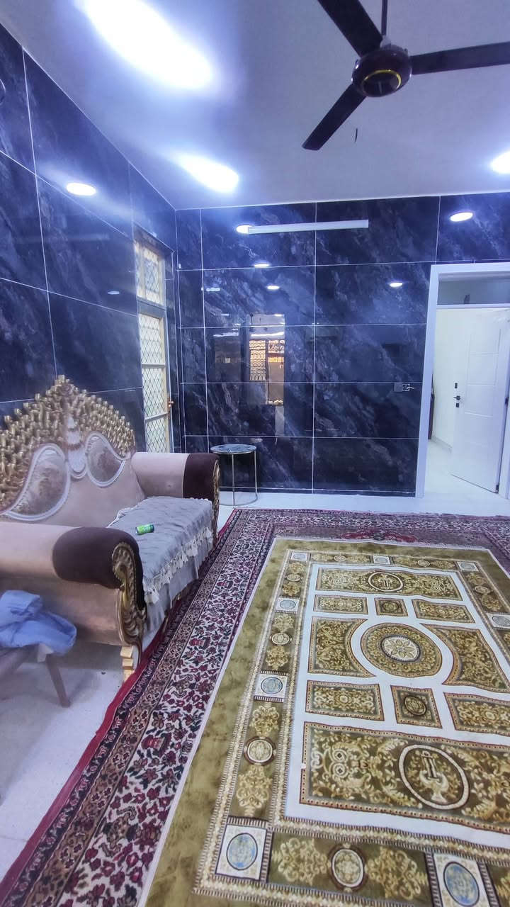 السلام عليكم تحيه طيبه للجميع
بيت في منطقة زراعي حي عدل شاكر العاني خلف مجمع اليمامه 
بيت مساحه 108م واجهه 6نزال 18 طابق واحد 
مقرنص مجاري مي كهرباء انترنت وطني كامل خدمات كامله 
البيت بنااء حديث 2025 
الموقع  قريب على حريه وعلى حي عدل شارع اسواق ابو عمر بدايه حي عدل وقريب جداا على شارع الأسواق المركزيه  
اليحب يسأل عن سعر يتفضل خاص  او تساب أو يتصل ***********
