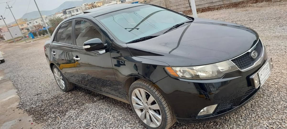 بەناوی خودای بەخشندەی میهرەبان
کیا سیڕاتۆ بۆ فرۆشتن
مۆدیل ٢٠٠٩ ڕەشی قەتران
فول فول مواسەفات 
گێڕ ئۆتۆماتیک و عادی 
سوکان ڤۆلیوم و تەلەفۆن
کوشن جڵد و هیتەر 
بەسمەو شاشەو حاسە 
سڵاید و تەرتیبات هەمووی بەشەرت 
ئاخر مەسرەفی کراوە 
هەموو گیانی بەشەرت دەفرۆشم 
یەک دینار مەسرەفی تێدا نیە 
هەیکەلی زۆر جوانەو لوسە 
چوار تایەو ویلی زۆر جوان و نوێی لەژێرە
گێڕ و مەکینەو هەموو شتی بەشەرت
سەقفی بێ شوختو چاڵو بێ بۆیاغ 
بەکورتی و پوختی ماڵی دۆستە بۆ ڕاگرتن 
سعری ٥١ و معامەلە
 شوێن ڕانیە ..
ژ.م. *********** یان ***********
کۆڕەک واتس ئەپی لەسەر 
مەسجیش کراوەیە.. رانية, السليمانية
