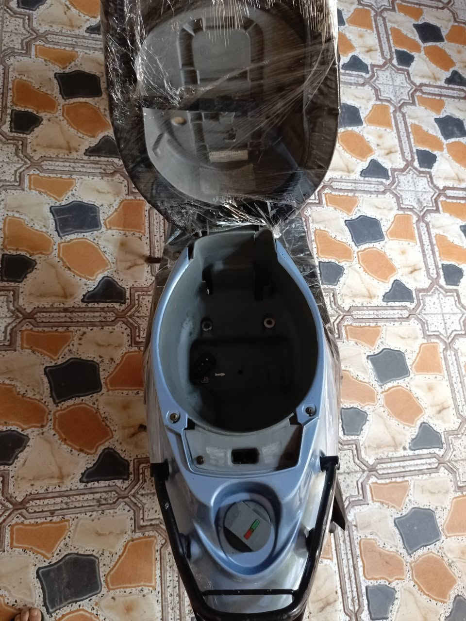 السلام عليكم عندي دراجه تسعه قجمه كهربايات شغاله ما مفتوحه سرعا 80 السعر 250الف وبي مجال قليل مكاني البصرة حي الخضراء مقابيل محد النفط يم صيدله الندى الرقم ***********
