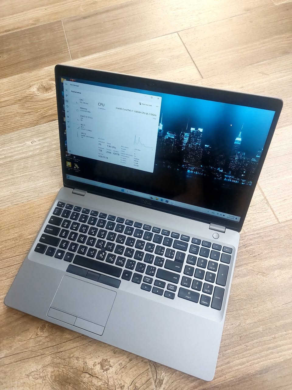 لابتوب Dell Latitude 5511 Ci7H
بمواصفات عالية معالج قوي مناسب للبرامج الهندسية والتصاميم والأمن السيبراني والبرامج المكتبية والحسابية  .
بسعر 440 الف دينار عراقي Ram 16GB 
بسعر 390 الف دينار عراقي    Ram 8GB

Cpu Ci7-10850H 2.7ghz
حرف المعالج H جيل الحادي العاشر   
Hard 512GB nvme قابل للتطوير 
15.6 screen 1920x1080 FHD
Back-light Ar-En ضوئي 
Charger dell شاحن اصلي 
يمكن للزبون فحص اللابتوب وتشغيله والتأكد من المواصفات قبل الاستلام  اللابتوب.
نسبة النظافة 95%
ضمان لمدة خمسة أيام للفحص في حالة وجود خلل مصنعي تستبدل بنفس الموديل حصرا 
عنوان المكتب بغداد شارع الصناعة مجمع الرياش مكتب اليسر للتواصل والحجز ***********
