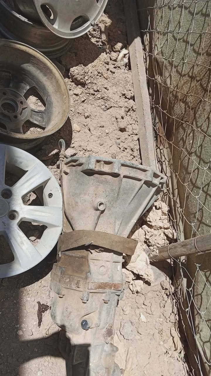 السلام عليكم اخوان كير نيسان شبوط حاويه شرط برغي مامفتوح  سعره 450الف وبيه مجال قليل +عندي مكينه حجم 2400 الي محتاجها او محتاج منها غراض هم موجوده  ***********

