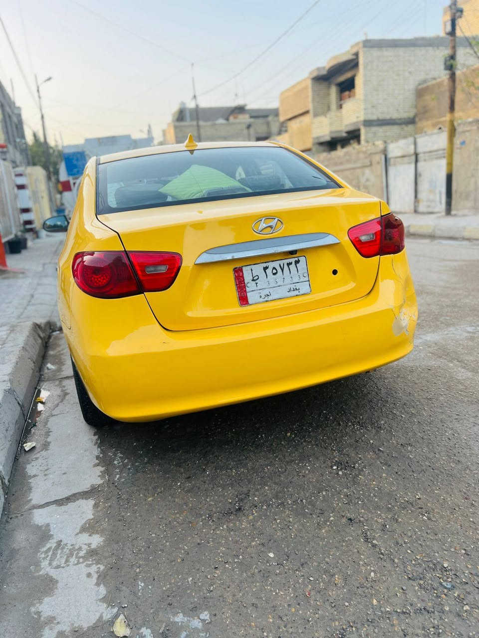 سلام عليكم للبيع الانترا
موديل 2010
سياره كندي
 نفس ما موضحه في الصور
سياره مصبوغه صفره
بيه ضربه بل دعاميه الخلفيه نفس ما موضحه
حادثه جاملغ أيسر 
 امبدل بيه لغد 
يرادله ترتيبات 
رقم بغداد مشروع وطني
تحكم مري 
تحكم استيرن 
محرك كير خير من الله 
سياره مال جناي
كهرباياته شغاله
حداديه خير من الله 
تخم تايرات 
سعر السياره/95 وبيه مجال 
مكان السياره/بغداد الكماليه 
الاتصال على الرقم/***********
