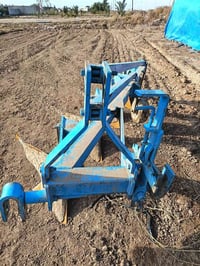 فدان لبيع عمل سلوم غير متواجد عل فيس الاتصال 07807492398