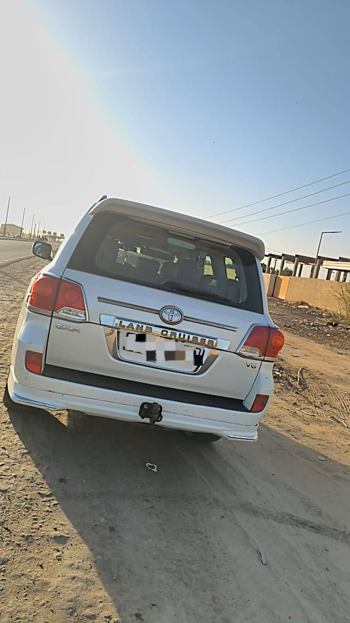 السلام عليكم لاندكروز موديل 2014  رقم بغداد المكان ذي قار مركز  محرك سته جاهز  اتصال على الرقم *********** السعر 325
