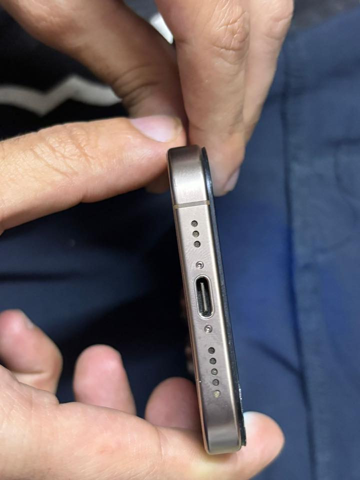 ايفون16 pro لون الذهبي البطاريه 91 ذاكره256 التليفون ضهر مفطور وشاشه مبدله ومفطوره
للتواصل***********
