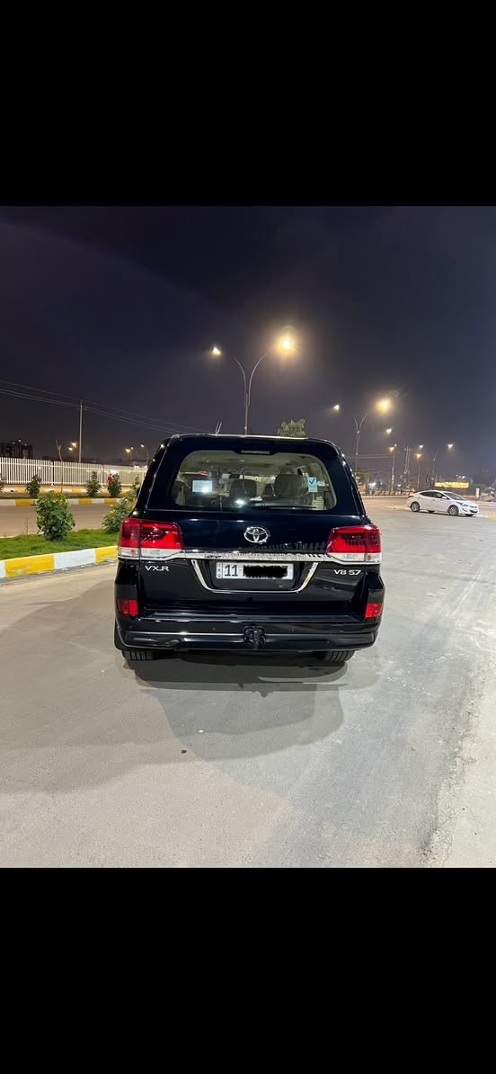 السلام عليكم لاندكروز للبيع مديل 2016 مكينه 8سلندر 4600 مكفوله من الصبغ فول مواصفات مكينه گير كله شرط تخم تاير جديد سياره مابيها اي نقص وجاهزه رقم بغداد الدولي بأسمي السعر 470 للاستفسار ***********
