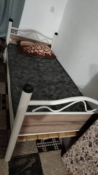 تخت بيبي • جوشك طبي • تخت نضيف