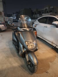 فورسايد للبيع نضيفه الدراجه مجفته جديد على وضع البلاد صوت المكينه ناعم...