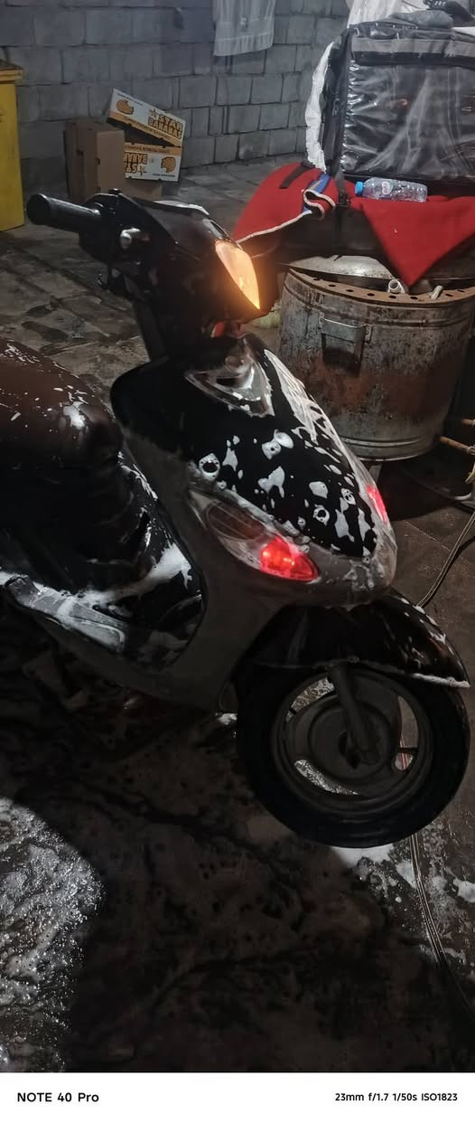 سلام عليكم دراجه ماكس قجمه للبيع دراجه كلشي ما نقصها دراجه سلف شغال الايت الخلفي امامي شغالات دراج شغل سلف و اطلع والتصوير ضالمها الصراحه سعر 650 مجال حك الجيه واتساب *********** مكاني بصرة ابو الخصيب
