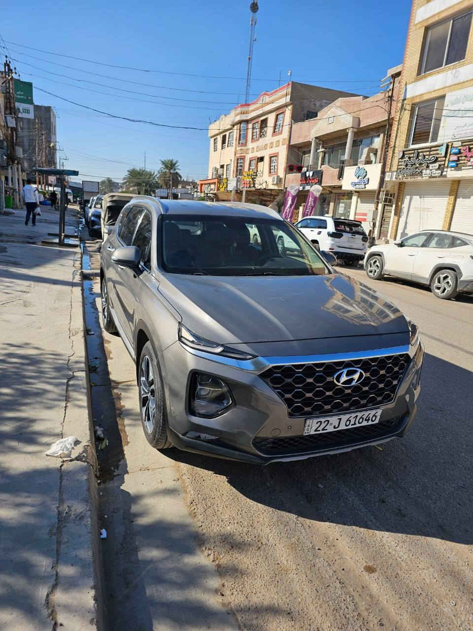 سنتافي 2020 خليجي 6سلندر 3500 فول مواصفات ما عدا بانوراما مكفولة من الصبغ والضربة بس بيها حالوب بالقمارة والبنيد مو كلش مبين اصلا

 السيارة باسمي السنوية رقم اربيل الجديد ماشية 78 الف السيارة نظيفة جدا وعلى ايدي اخذتها زيرو

مكان السيارة بغداد الغزالية
رقم التلفون ***********

مواصفات

مكينة V6/3500  ٦سلندر
بصمة
تشغيل عن بعد بالسويج
كشناتها جلد درجة اولى
شفتات كير بالستيرن
ليد امامي + خلفي
كراسي كهرباء
تبريد شاشة
اشاير بلمري + مري كهرباء + ترحيب حضور
صندوك كهرباء
درايف مود 4 وضعيات
كامره خلفية دوارة
ويل 19 كبير
حساس امامي خلفي
مانع انزلاق
مانع انحدار 
كروز سرعة + مثبت سرعه
جام اوتو 4
3 قطع تبريد
7راكب
بردات ابواب خلفية
شاشة 
منافذ usb
شاحن وايرلس
تبريد خلفي تحكم منفصل
