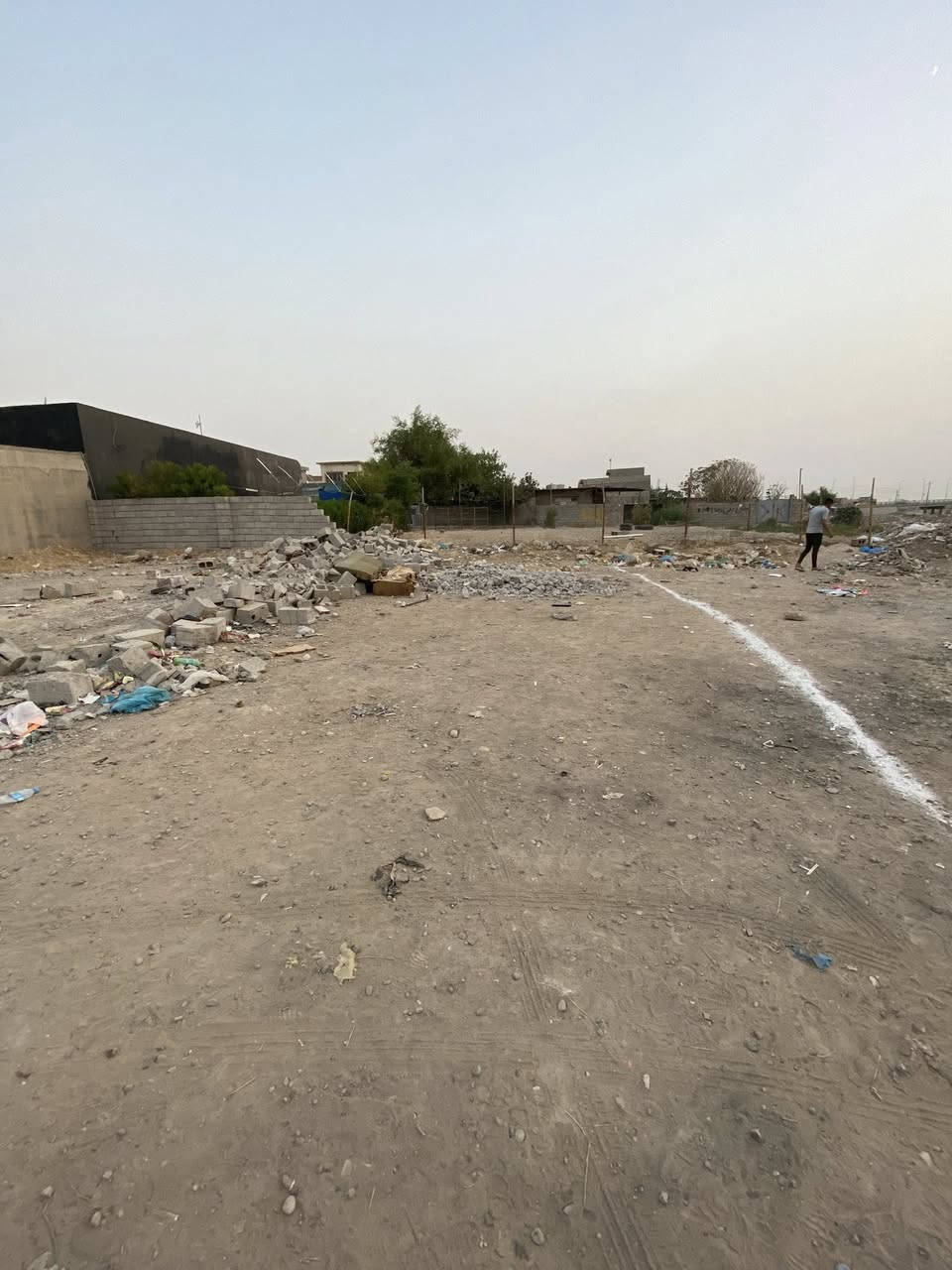 سلام عليكم قطعت ارض للبيع موقع السره قرب جسر الرشيد السعر 3 ملايين ونص بيهة مجال رقم تلفون خابر ***********
