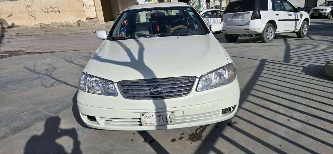 نیسان سەنی مودیل 2003  تەنها سەقفی بەشەرتی بویاغ. ڕەقەم جنوبی ئەسل . سعری ٤٥ وەڕەقە و کەمێک مەجال .ژمارە مۆبایل . *********** شومان, أربيل
