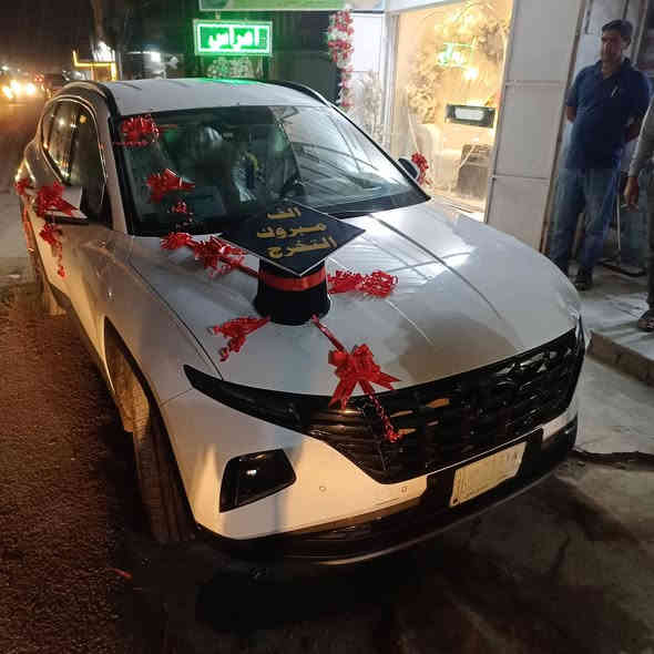 مكتب ألأمير بأدارة سيد مثنى المعموري لتئجير كوشات ألأعراس وتزين سيارات ألأعراس بنسب ألأسعار العنوان بابل ألأسكندرية شارع المعمل خلف البريد "(***********)"
