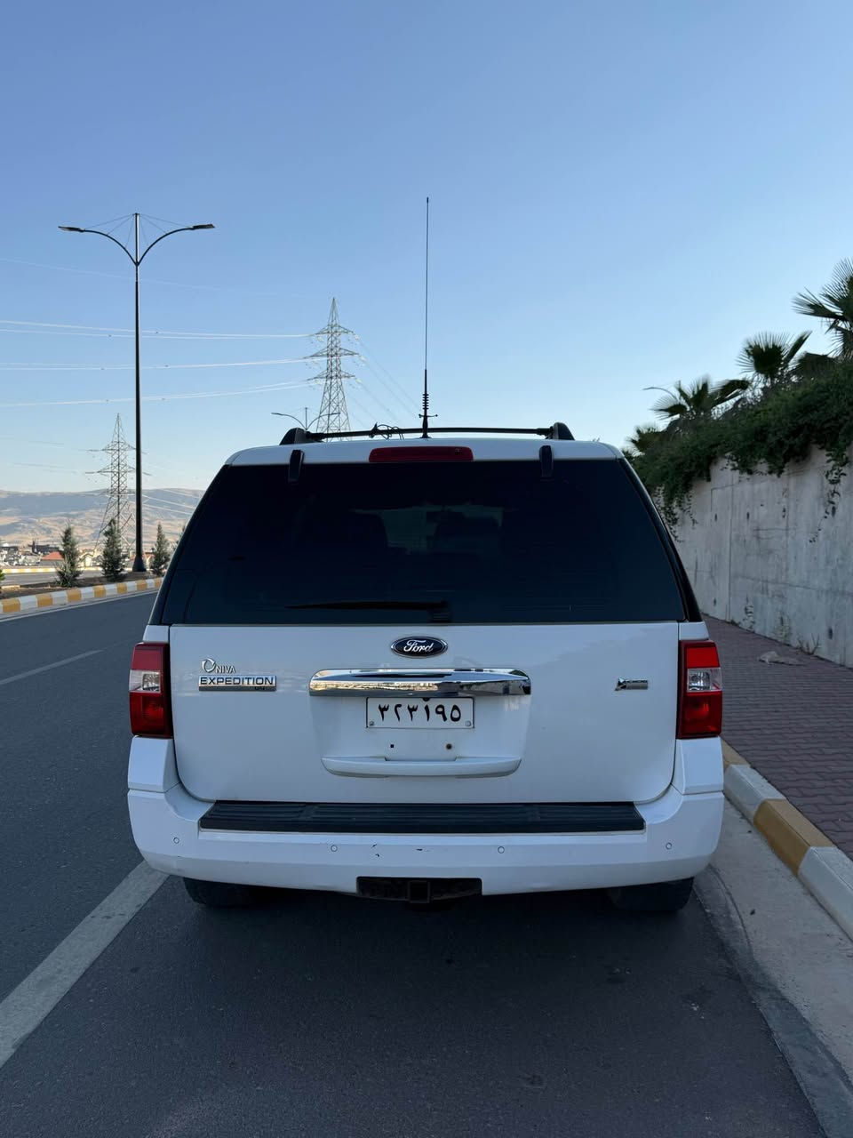 ford expedition 2014 niva
سفری شەریکەی نیڤا
بۆنیت گۆڕاوە بە بیلاد و بێ بۆیاخە
٩٧ مایل هەزار ڕۆشتووە
سەنەوی بەسەرچووە و بەشەرتی تەحویل
مەکینەی کراوەتەوە
سەیارەکە زۆر تازە و بێ مەسرەفە هەموو گیانی بەشەرت

*********** السليمانية, العراق
