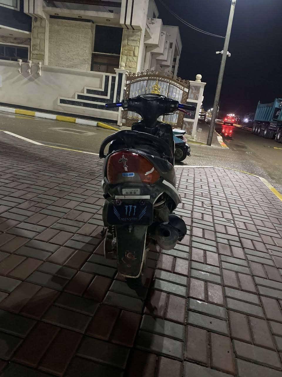 السلام عليكم دراجة ماكس عدلة مزوده بوشة 55 للبيع مابيها اي نقص فقط مجاميع ودشبول العنوان صلاح الدين قضاء الدجيل السعر 375 وبيها مجال 
للاستفسار التواصل على الرقم ***********
