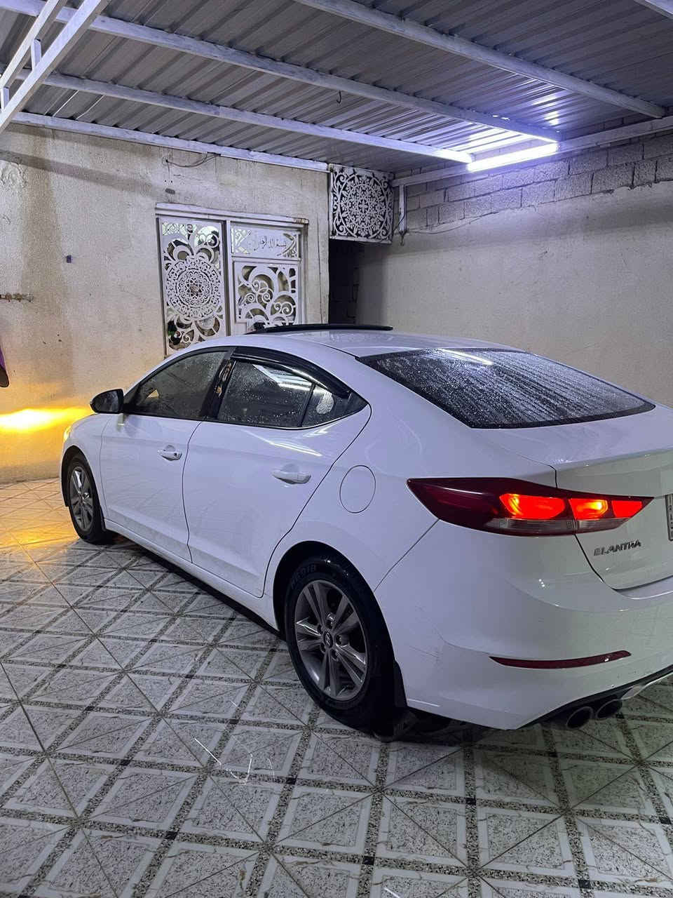 سلام عليكم للبيع النترا موديل 2017 وارد خليجي كفاله عامه كفاله من الضربه والتبديل والصبغ  والفتح محرك 2000دوش ما مفتوح محرك كير تبريد حداديه كفاله  ماشيه 70 رقم ميسان مشروع وطني سنويه مجدده 2029باسم جاري تحويل بلبصره فول مواصفات سياره سعر 135مجال كلش قليل بدون احراج ***********/عنوان بصره قضاء الهارثه
