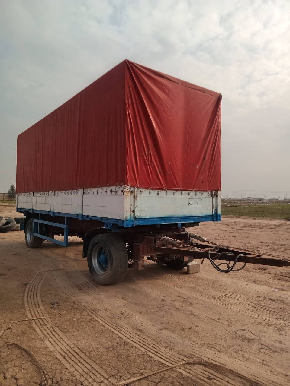 مقطوره للبيع تك طول سبعه ونص جديده وربيه سبرنك وجوبلس مكان ديالى وهاذا رقمي موديل ٢٠٢٠ *********** ***********
