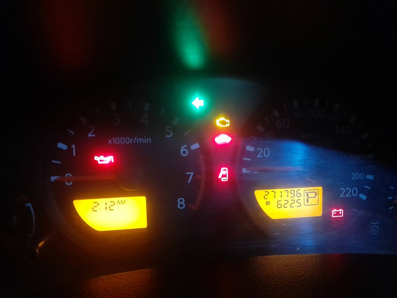 السلام عليكم نيسان نيفاره موديل 2013
السياره حلوه مبدل بيه بابين البصف السايق والخلفي  بس والسياره مكفول من كلشي شرط لا صبغه لا ضربه لا اي شي تبريد ثلج كهربائية ما ملعوب بيه الصدر جديد تايرات تخم كامل جديد ابطاين جدد داخل حلو نضيف حيل لون ماروني لون السياره ابيض لولؤي التدفئة شغاله يعني بين قوسين ربع واحد ما اتحط على السياره شاشه ايباد مع كامره بس بعده ما شادهه السنتر شغال الجامه الاماميه مال شركه مت مبدله رقم السياره أربيل اوتماتيك شرط بلاد مو تحوير مال شركه يعني المو شراي لا ايخابرني لين هاي مواصفات السياره كامله السياره مال جناي العنوان بغداد ابو غريب حي الشهداء قرب جمعيه العمار السعر 125 وبيه مجال تجي تكلب ما نختلف انشالله أوضح واكول المو شراي لا يخابرني هاذا رقمي بي واتساب مفتوح *********** وبلخدمه اني
