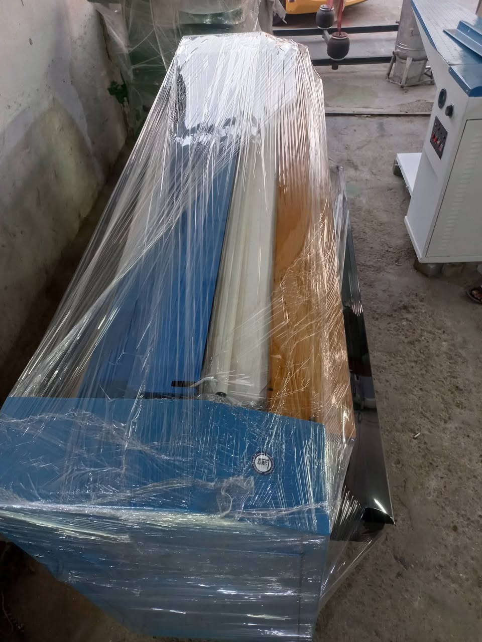 روله شراشف صناعه ايطالي قياس ١٦٠ سم نظيف جدا
الاستفسار مراسله الصفحه او الاتصال على الارقام ***********
***********
