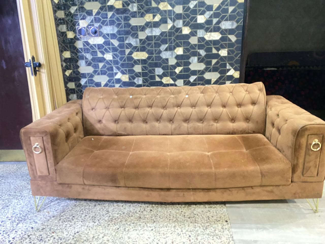 قطعتين تخم تركي باب اول قطعتين كبار 
قفلهن 150 الف 
بيع مستعجل وللجادين فقط الاتصال ع
***********
