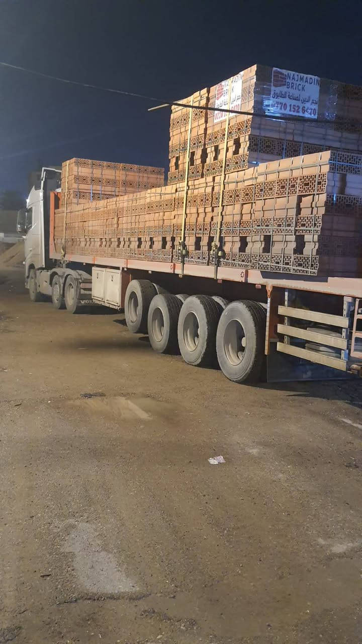 يتوفر لينا بلوك احمر درجه اولى طابوك  احمر استفسار اتصل على الرقم  واتساب ***********
