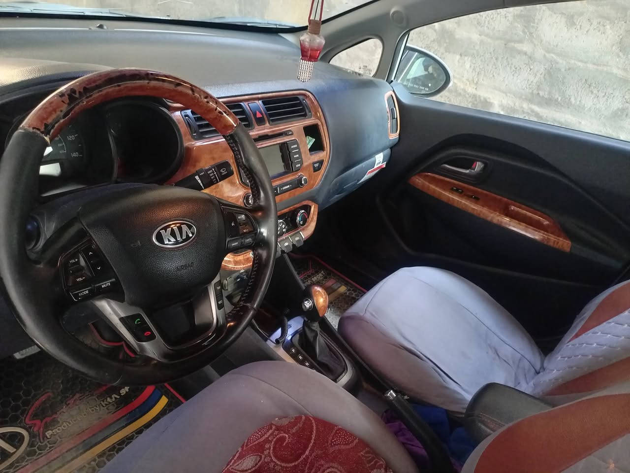 السلام عليكم كيه ريو وارد امريكي بدون ضرر دعاميه فقط ماشيه 100 رقم ديالى بسمي تحويل اي وقت يعجبك سعر 90 بيها مجال انشالله السياره احله من الصوره وضع الشركه ليبل واحد
***********
