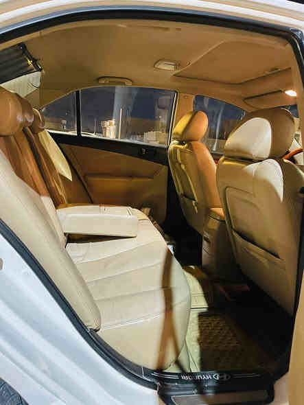 السلام عليكم 
للبيع سوناتا خليجي  سعودي
موديل 2009
مكفوله كفاله عامه عدا شويه بارد 
السونار مرفوق 
رقم الانبار تحويل مباشر 
محرك 2400
فول مواصفات 
فتحه سقف 
كشن كهرباء 
كشنات جلد
برده خلفيه 
تبريد لمس 
تحكم ستيرن
حساسات خلفيه 
جاهزه من كلشي كير محرك صدر تخم تايرات
السعر 136 بيها مجال
مكان السياره الرمادي
للتواصل ***********
