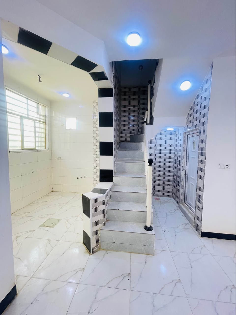 سلام 🙋‍♂️ 

#دار_مساحه_٥٥_م ركن 

طابو زراعي سند ٢٥ صرف

حي ميسان #شارع ٦٠ خلف سكله الكرعاوي 

بناء ممتاز 

درجه اولى 

السعر 26مع المجال البسيط 
وتساب ***********
*********** النجف, العراق
