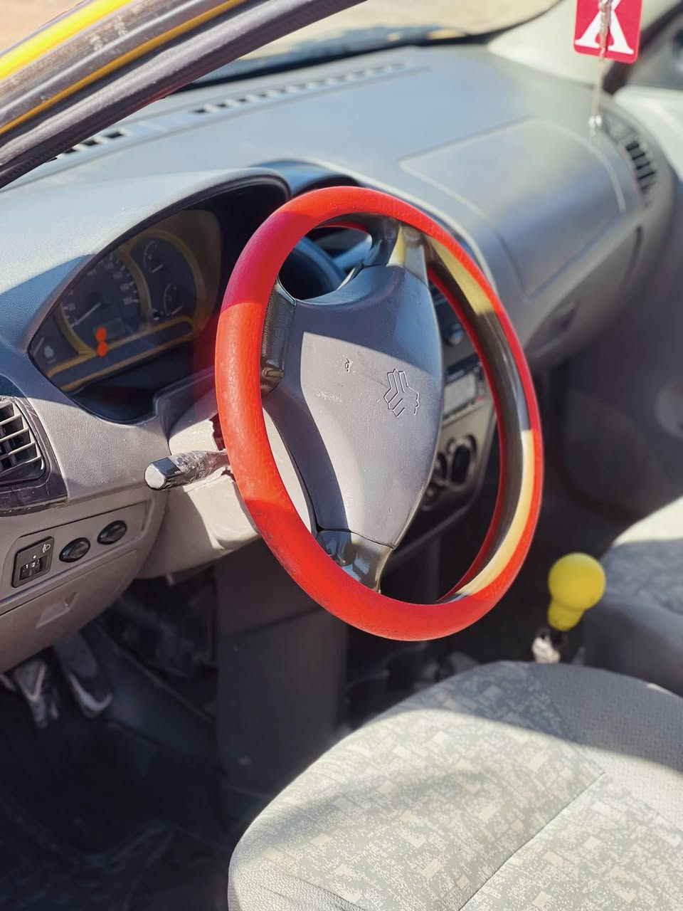 السلام عليكم من رخصه مدير الكروب 
سياره طيبه مديل 16 كير ومحرك جدد
رقم بغداد إنكليزي بسمي ًسياره حلوه ترايها حلوه حداديه نص عمر سياره تجي وشوفها حلوه نصبته هيه وغرامات مصفره هزه جديده
 ً
سياره عارضها ب 48 وبيه مجال وماقصر وياك /
رقم الهاتف ***********
تصل مابي واتساب تصل واني خادم /
