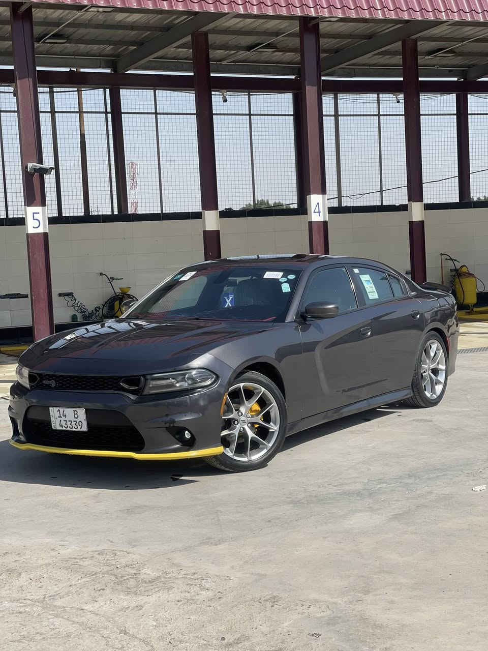 سلام عليكم
جارجر مديل 2020اصل 
ماشيه 65
تنته 
تخم تاير 100//100
كير مكينه كفاله 
سياره احلا من صور 
فقط بس حادثه من امركيا 
بيع مراوس متواجد ع نت 

***********
فقط وات ساب
