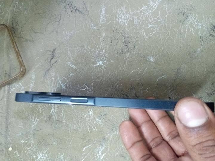 سلام عليكم كلكسي A07للبيع نضيف وشخط مابي وكارتونه وياه.. الولد مستعجل ع بيعته قبل شهرين اخذه بالباكيت ١٥٠ وهسه محتاج فلوس قيم واخذ باليرضي الله***********
