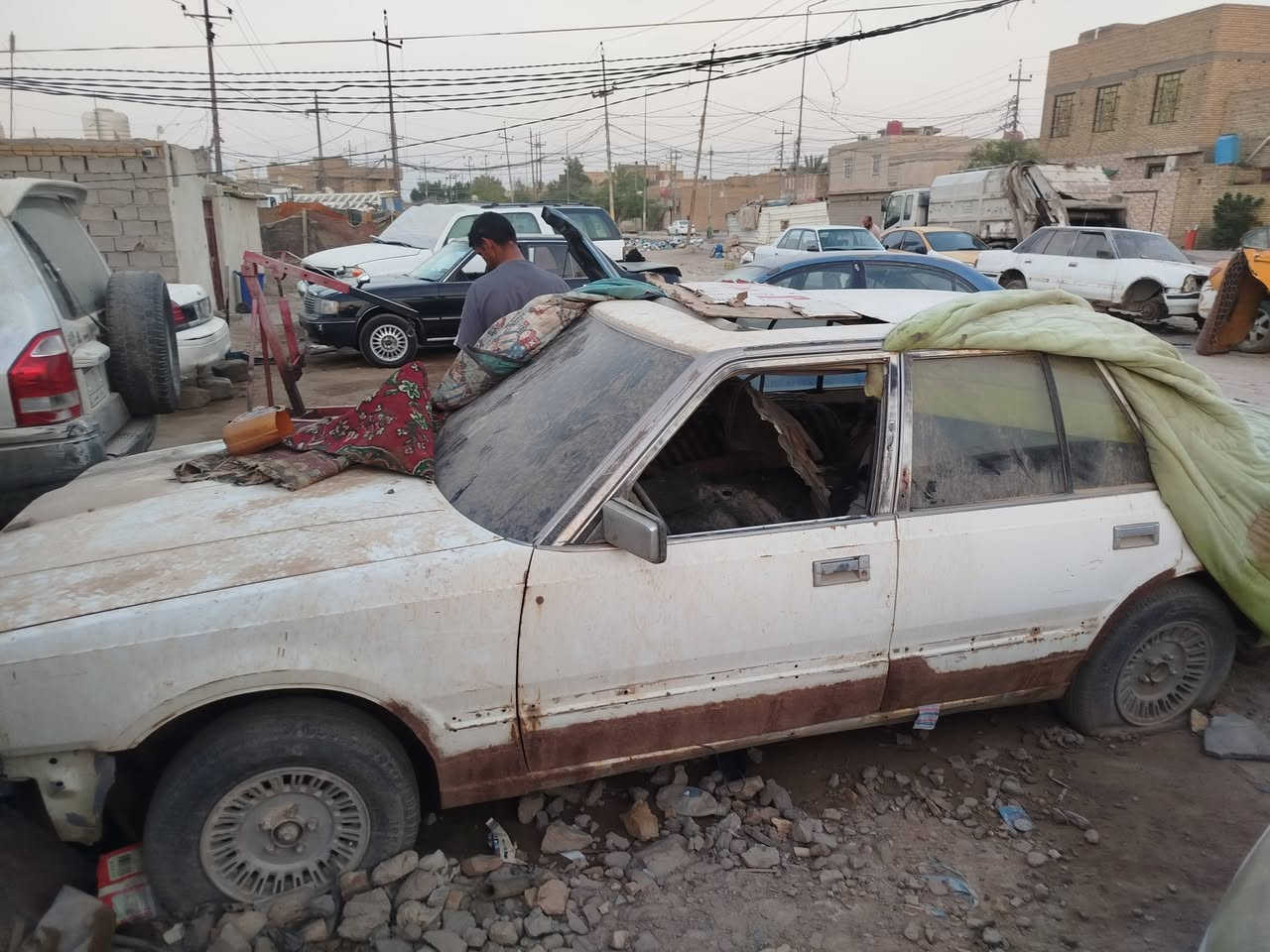 البيع مابيه مكينه وكير رقم انبار مابيه صبغ بلدي رويال سمكره كامله السعر 12 مكان الناصرية ***********
