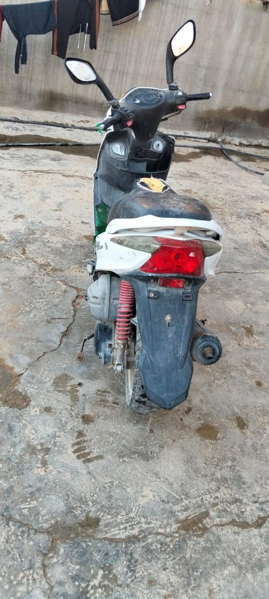 السلام عليكم. 
ماطور رص متروك للبيع او مراوس 
السعر 150 وبي مجال 
الاتصال ***********
