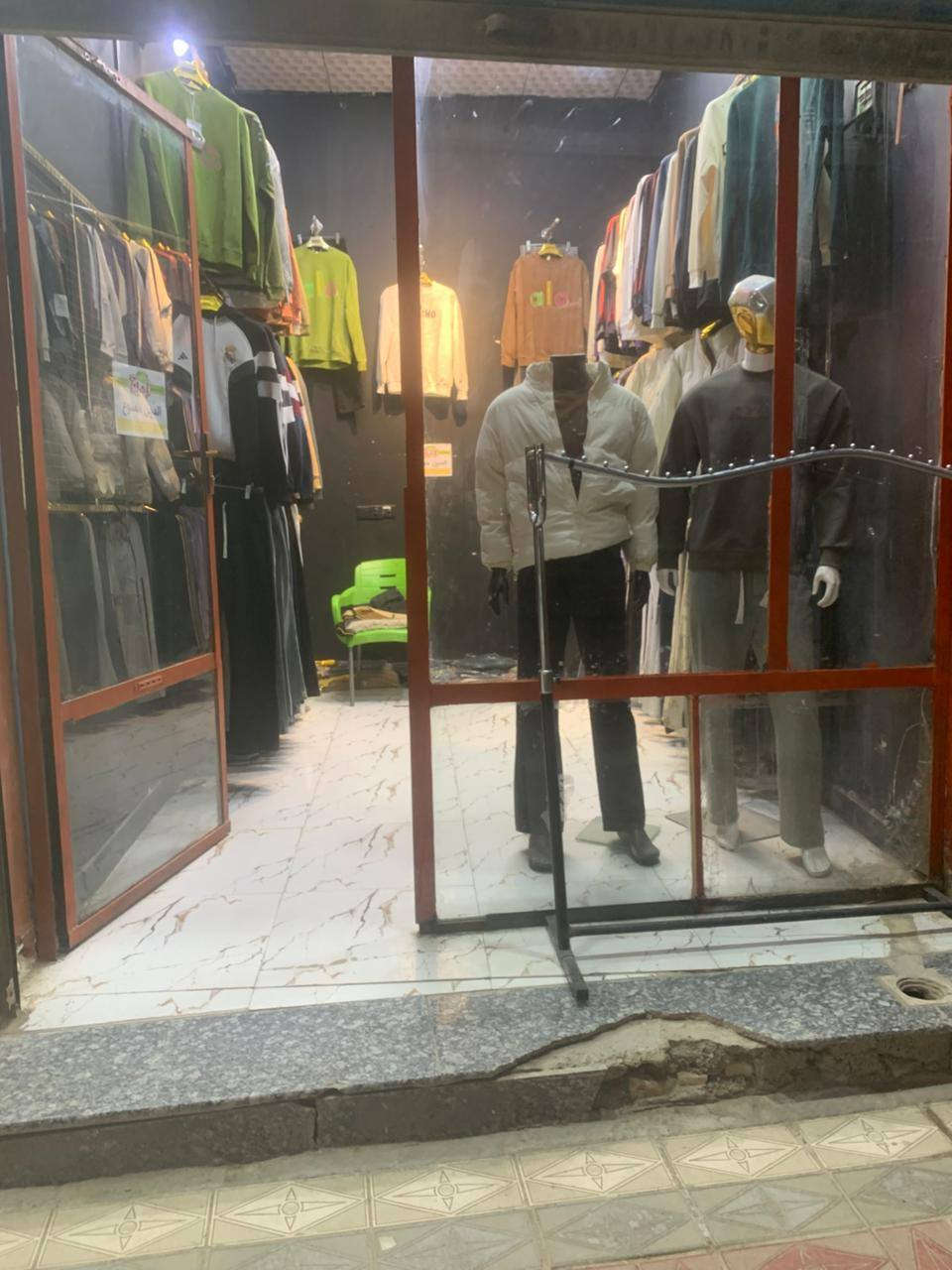 محل ملابس البيع مكان ناصريه سعر مناسب كلش مو شراي لا يراسل ***********
