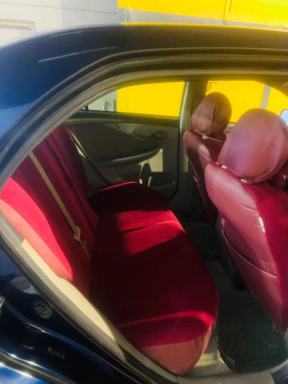 السلام عليكم ورحمة الله وبركاته سياره كورلا للبيع الموديل 2011 الوارد امريكي السياره ضررها جاملغ، اليسار بدون دواخل والجاملغ اليمين توحيد لون الممشه 120الف السعر 125 او بيها مجال لتواصل خاص او *********** السياره شاشه  او تحكمات استيرن الرقم نينوى مصطره السنويه ما صاقطه
