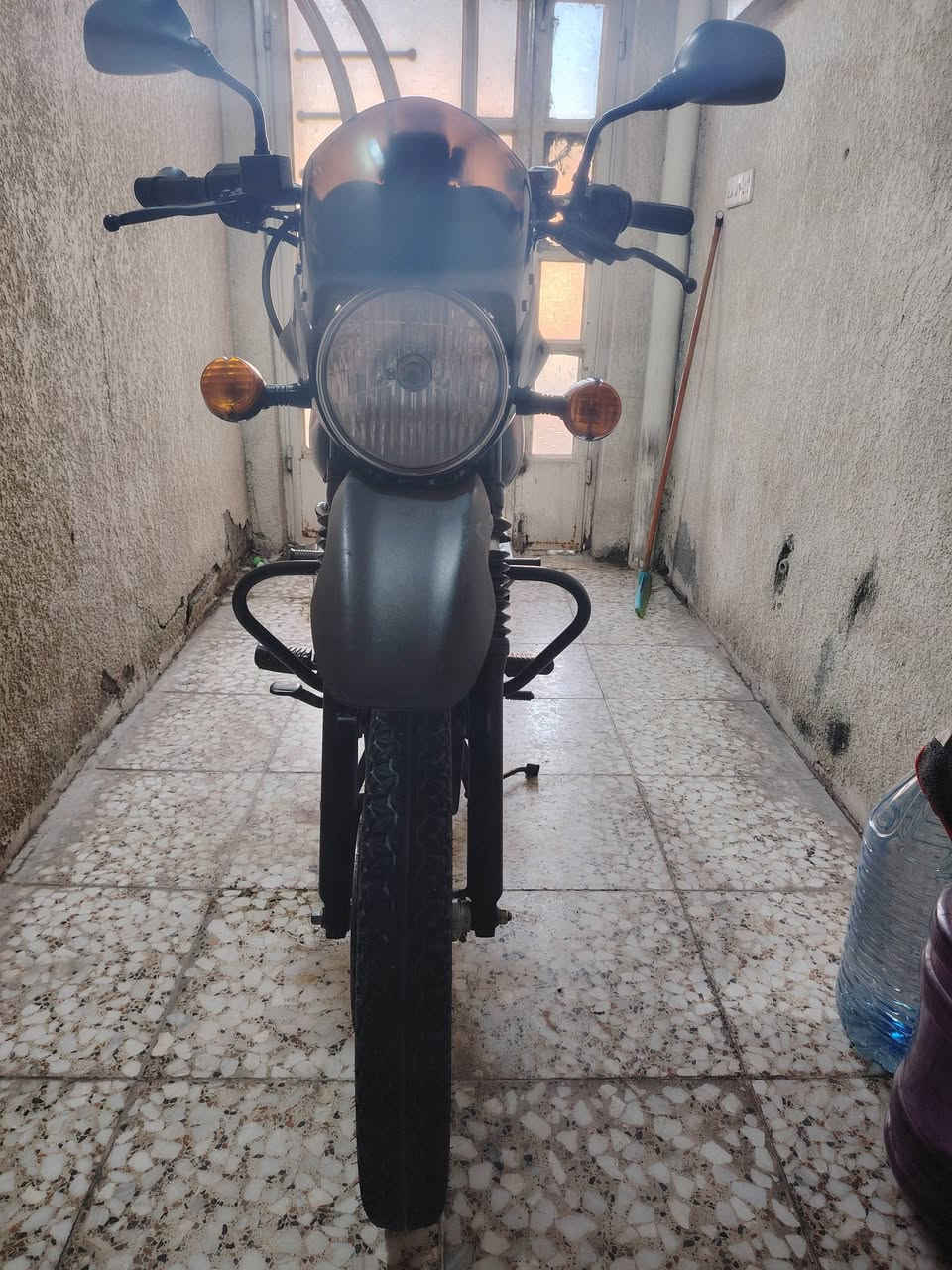 السلام عليكم . رجاء المو شراي خل يعبر المنشور بوكسر 2023 مرقم بغداد السنوية باسمي مشاد لوحات المكان حي العامل . دراجة كل نقص مابيهة ربع متصرف عليهة من ايدي للشارع واحلا من الصور .ممتواجد فيس اتصل وبيك خير وتدلل ***********.
السعر 2500بيهة مجال بسيط .
