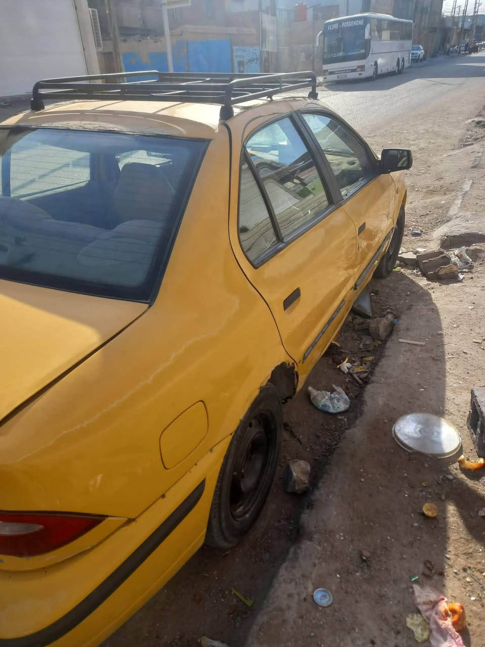 سمند 2012 السياره تجي وتشوفها يعني ابيع كوم حديد سعرها بي مجال قليل 
العنوان البصره المشراك الجديد شارع حي المهلب 
***********
ملاحضه سنويتها منتهيه البصرة, العراق
