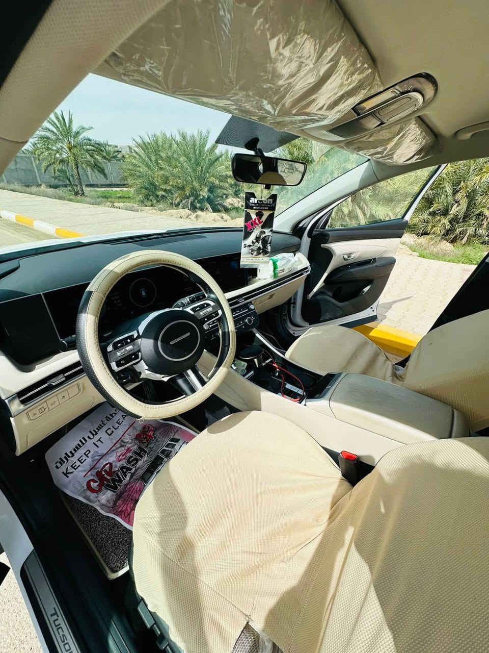 هيونداي توسان موديل 2025
تو گر 
ماشية 20 الف
فقط حالوب بسيط 
السعر بدون عمله 205$
***********
