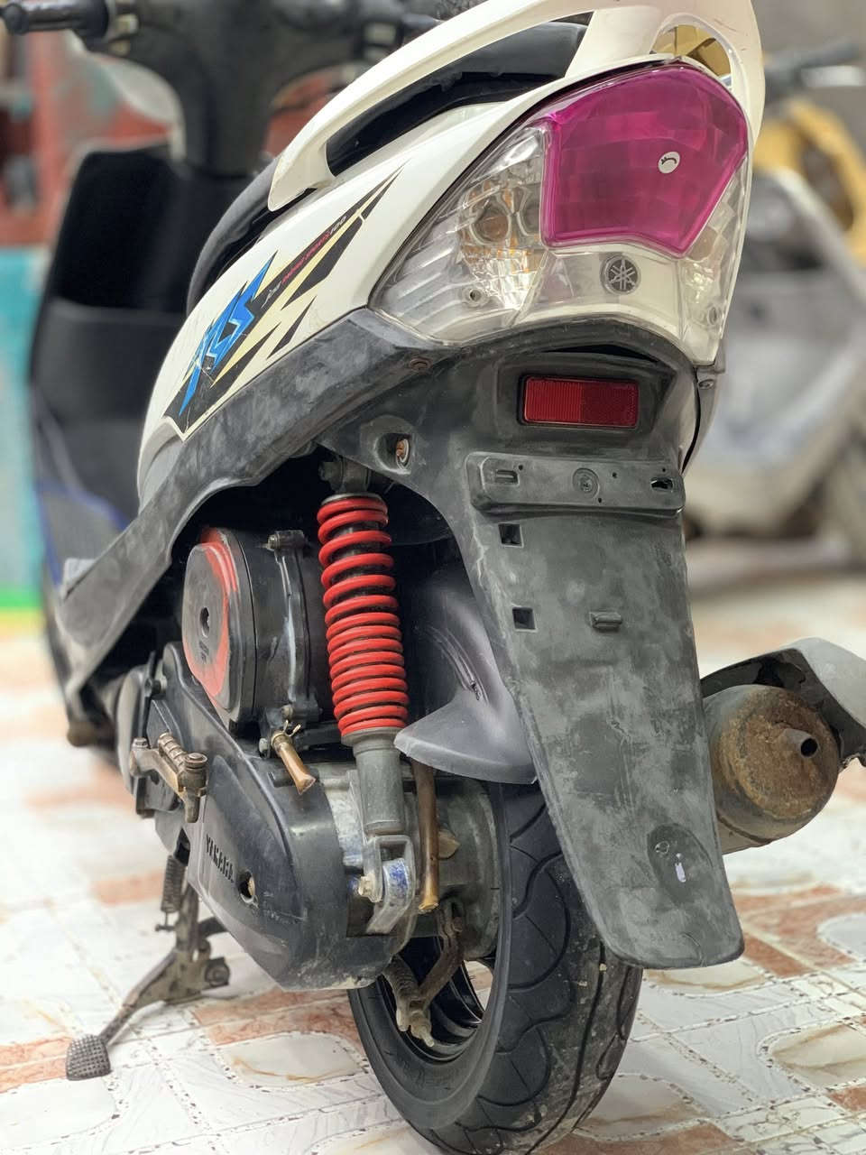 السلام عليكم 
دراجة ماكس عدلة للبيع مكينة بلادي مكفولة كهربائيات كلها شغالة دراجة نگرة سلف دراجةخير من الله
الخاص موجود و هذا رقمي
***********
المكان:حلة نادر الاولى
